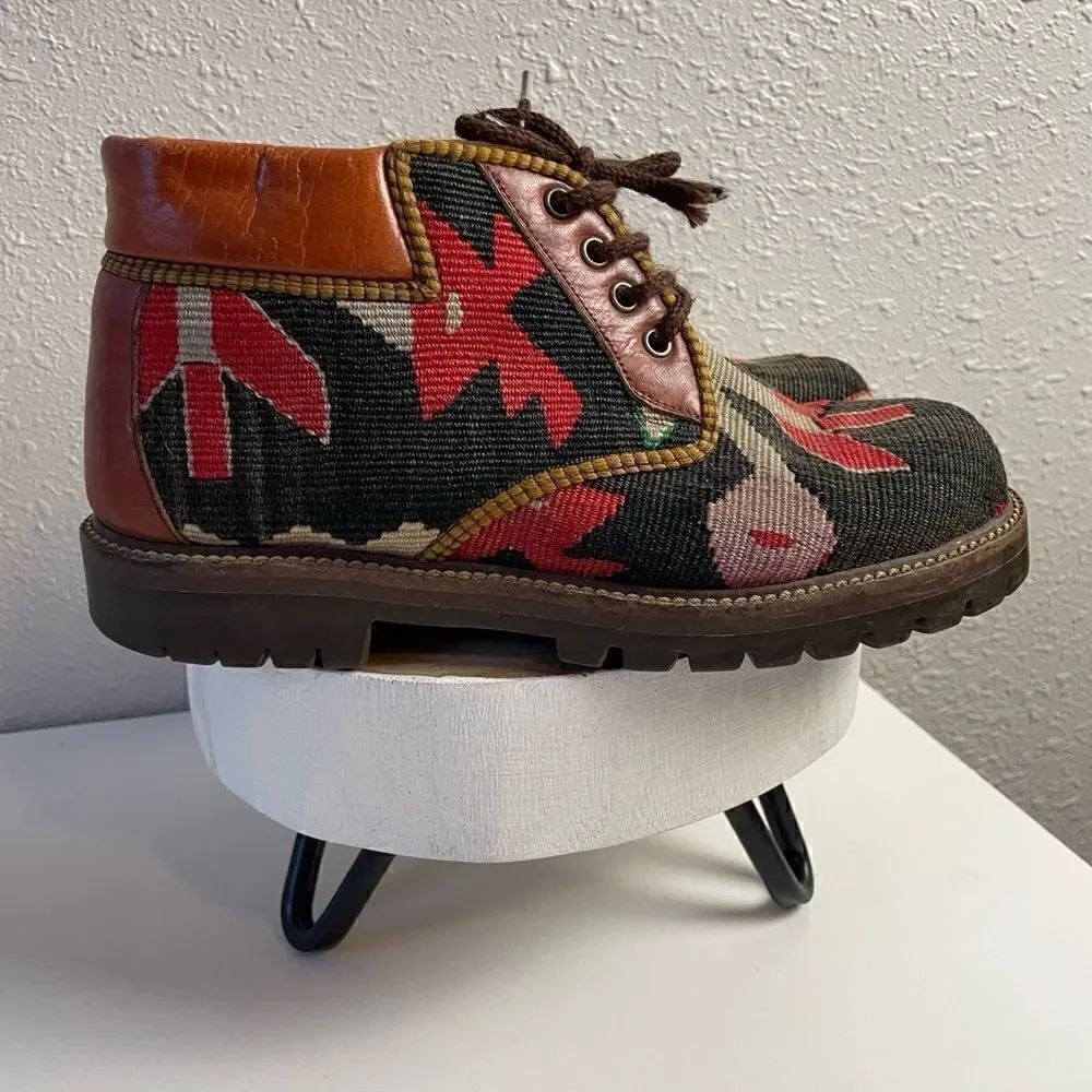 Vintage Cosmos Kilim Turkish Leather Ankle Combat Boots Size 9 EUC